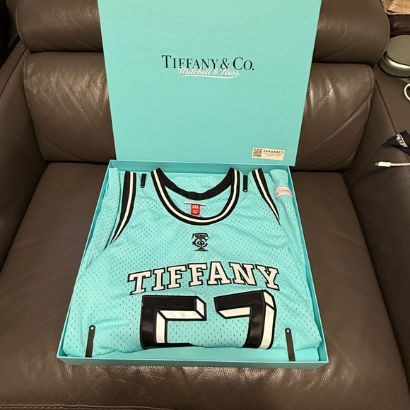 Tiffany & Co. x Mitchelll & Ness Basketball Jersey - Picture 11 of 16
